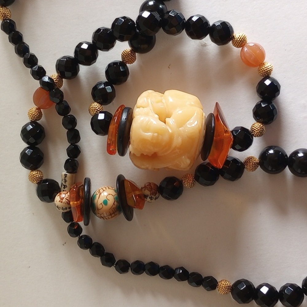 ORIENTAL NETSUKE HAND CARVED LUCKY FISHERMAN NECKLACE AMBER PAINTED PORCELAIN 32
